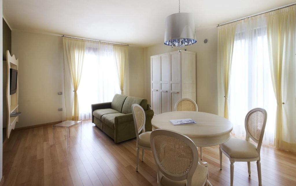 Il Castello Di Lovere Hotel Szoba fotó